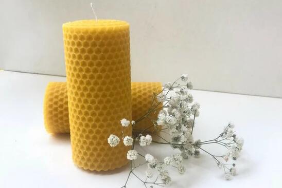 Pros and Cons of Beeswax Candles